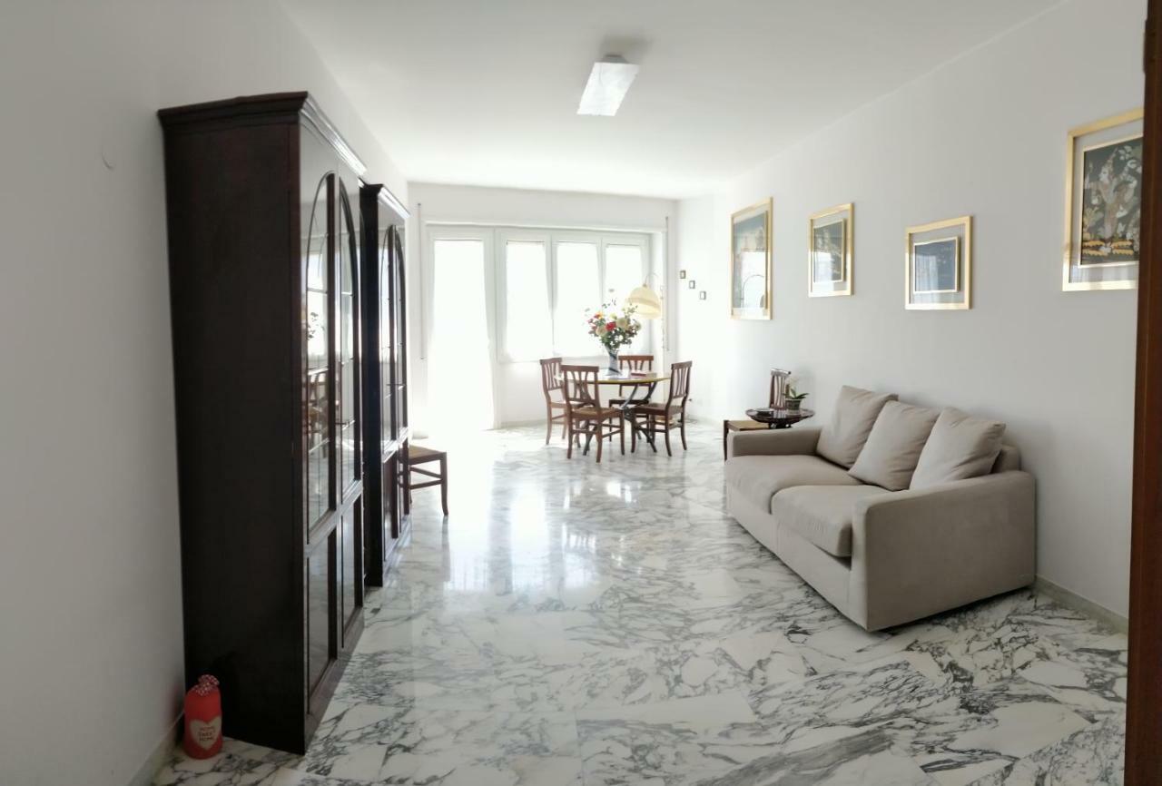La Casetta Di Nonna Anna - 120 Mq Bright Apartment In Rome Downtown Eksteriør billede